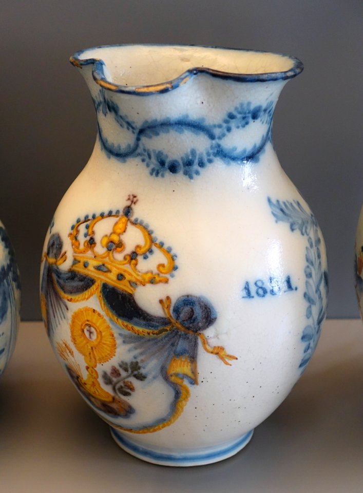 Talavera jug with 1831 date inscribed, ceramic - Museo Nacional de Artes Decorativas - Madrid, Spain - DSC08141