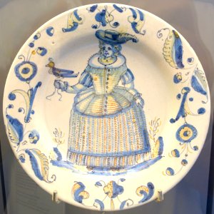 Talavera plate, ceramic - Museo Nacional de Artes Decorativas - Madrid, Spain - DSC08078