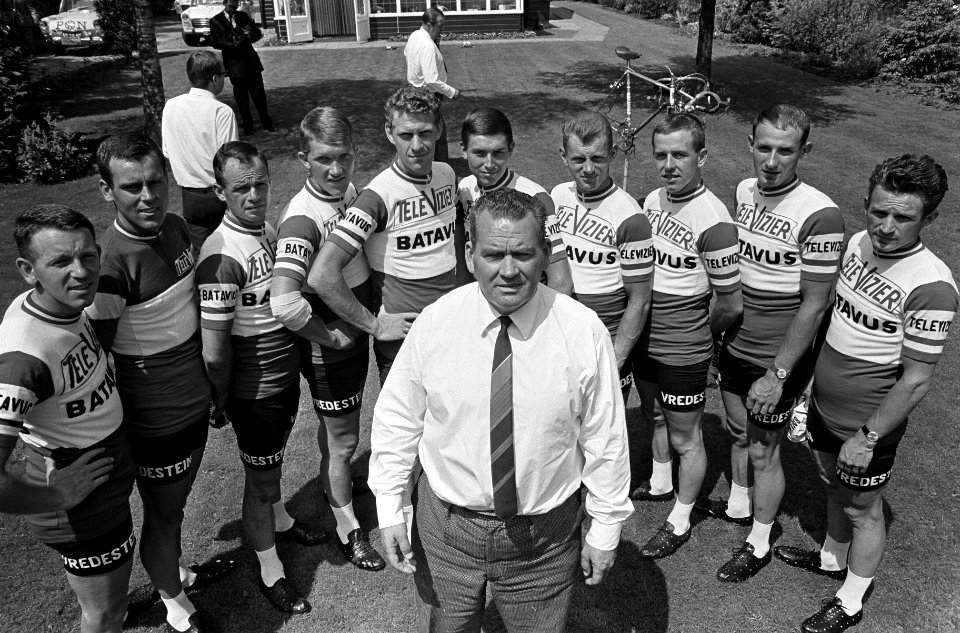 Televizierploeg voor Tour de France , v.l.n.r. Maliepaard, De Roo, Haest, Van de, Bestanddeelnr 919-2463