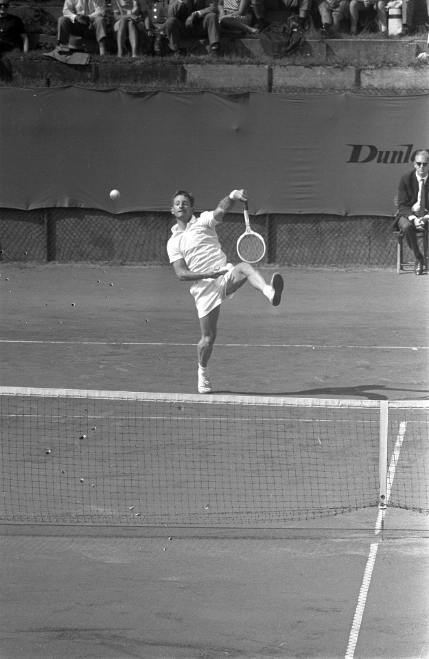 Tenniskampioenschappen in Noordwijk, Leaver (Australie) in actie, Bestanddeelnr 916-7881