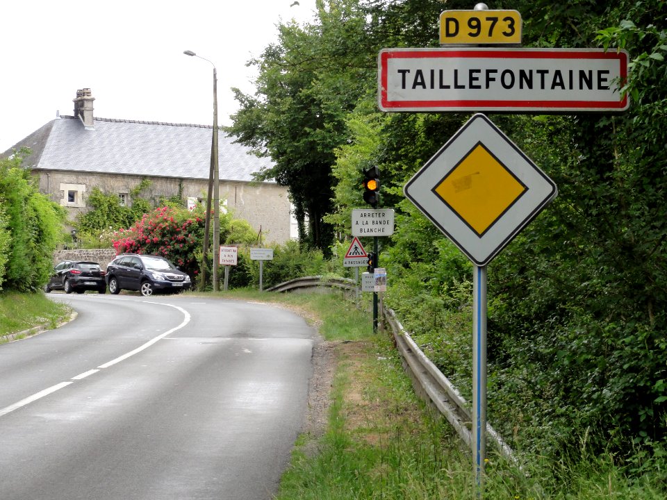 Taillefontaine (Aisne) city limit sign