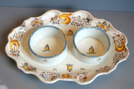 Talavera mancerina (chocolate cup holders), ceramic - Museo Nacional de Artes Decorativas - Madrid, Spain - DSC08132
