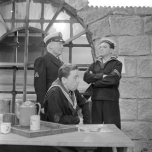 Televisieuitzending van Meeuwen boven Sorrento Vlnr Mathieu van Eysden, Bas t, Bestanddeelnr 910-2802