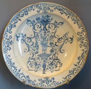 Talavera plate, ceramic - Museo Nacional de Artes Decorativas - Madrid, Spain - DSC08128