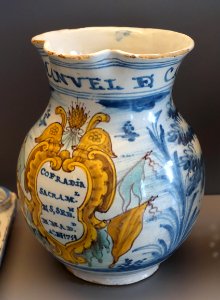 Talavera jug, ceramic - Museo Nacional de Artes Decorativas - Madrid, Spain - DSC08140