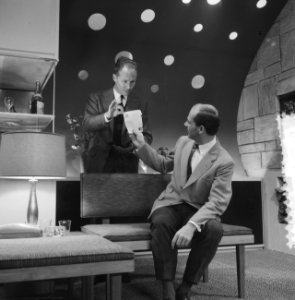 Televisiespel U spreekt met uw moordenaar met Guus Oster, Sigrid Koetse, Jan R, Bestanddeelnr 911-6001
