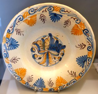 Talavera plate, ceramic - Museo Nacional de Artes Decorativas - Madrid, Spain - DSC08075