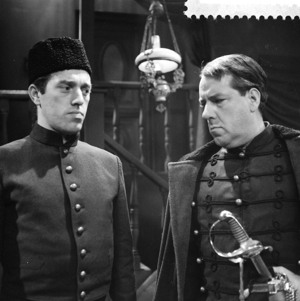 Televisiestuk De Vader, John Leddy en rechts Ko van Dijk, Bestanddeelnr 910-9187