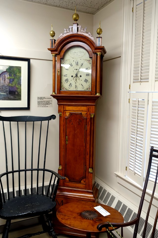 Tall case clock by Nathaniel Munroe, Federal style, Concord, Massachusetts, 1798-1817 - Dedham Historical Society - Dedham Massachusetts - DSC04181