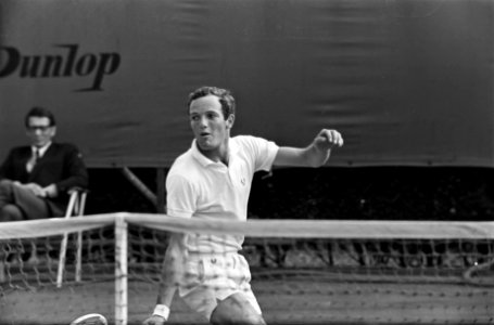 Tennis te Buitenveldert. Tom Okker in aktie tegen Mandarino, Bestanddeelnr 921-3804