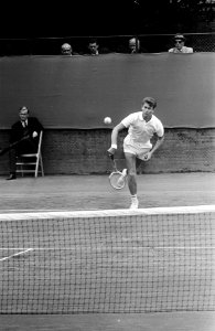 Tennis te Hilversum de Zuidafrikaan Drysdale in actie, Bestanddeelnr 916-6772