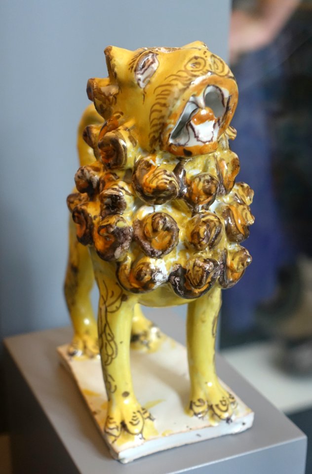 Talavera centerpiece in the shape of a lion, ceramic - Museo Nacional de Artes Decorativas - Madrid, Spain - DSC08118