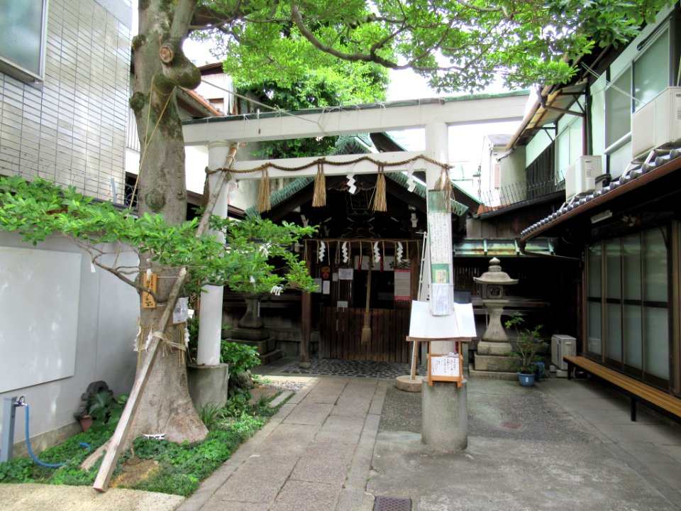 Takamatsu Shinmei-jinja Kyoto 008