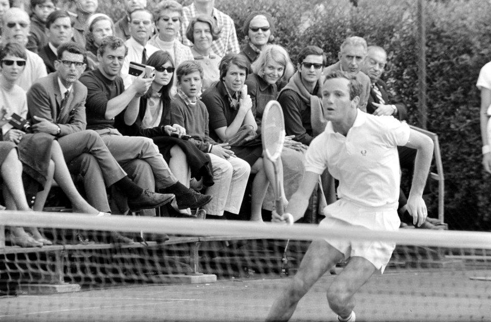 Tennis te Buitenveldert. Tom Okker in aktie tegen Mandarino, Bestanddeelnr 921-3802