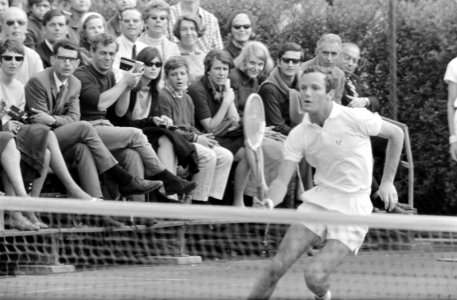 Tennis te Buitenveldert. Tom Okker in aktie tegen Mandarino, Bestanddeelnr 921-3802