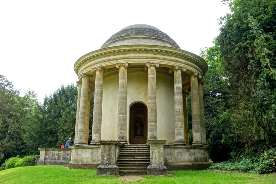 Temple of Ancient Virtue, Stowe - Buckinghamshire, England - DSC07371