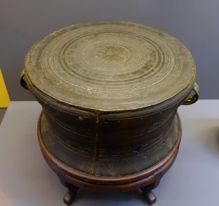 Tambor drum, China, Han dynasty, 206 BC to 220 AD - Museu Nacional de Machado de Castro - Coimbra, Portugal - DSC00284