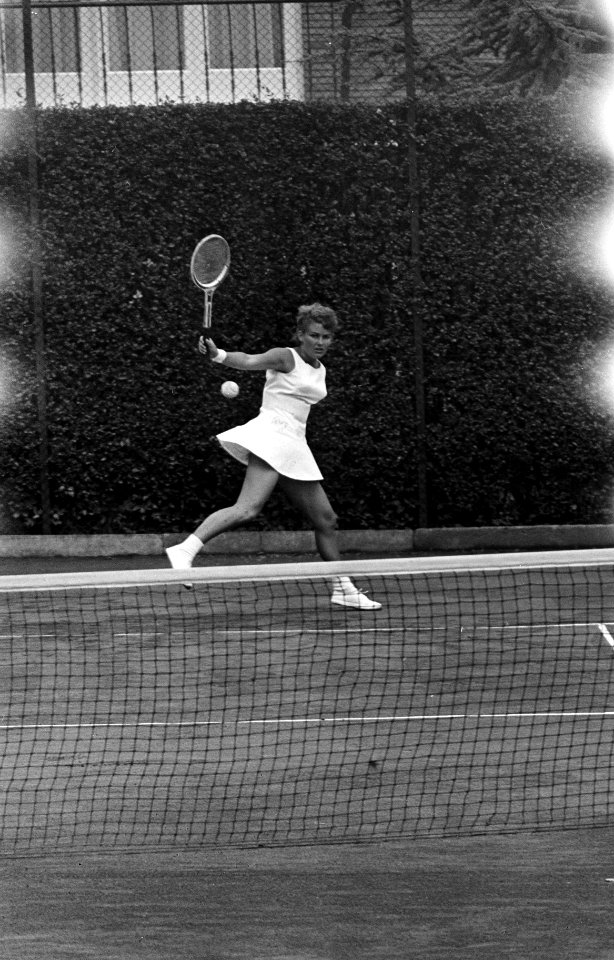 Tennis te Hilversum Lesley Turner tijdens de wedstrijd, Bestanddeelnr 916-6770