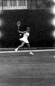 Tennis te Hilversum Lesley Turner tijdens de wedstrijd, Bestanddeelnr 916-6770