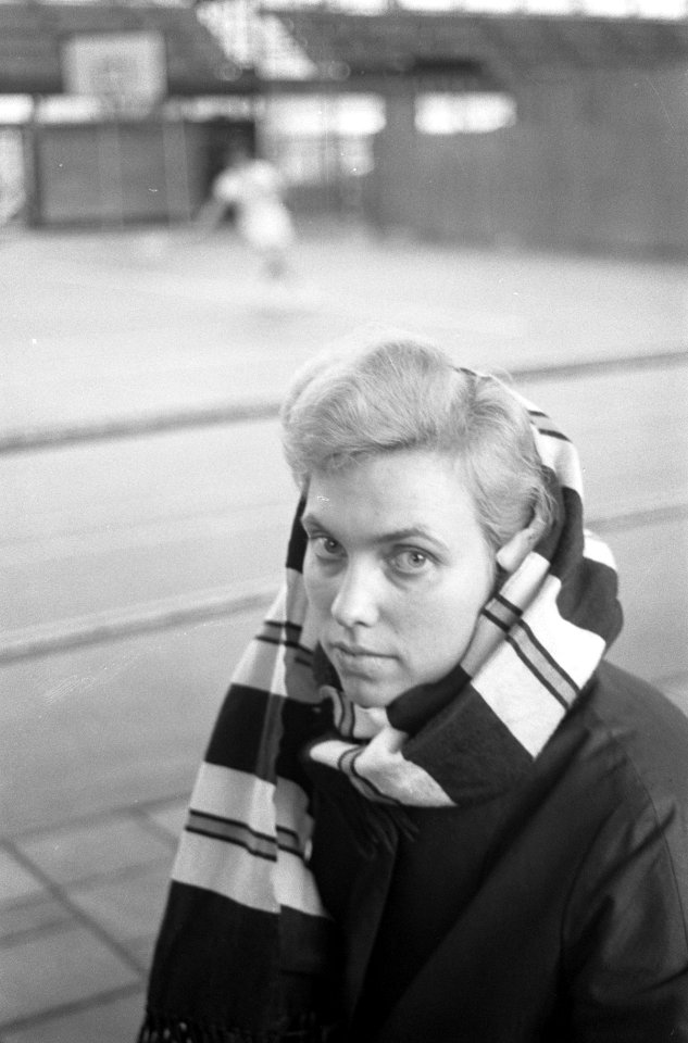 Tennis Nederlandse Kampioenschappen Energiehal Rotterdam Jettie Baars met shawl, Bestanddeelnr 913-5373