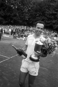 Tennis finale heren enkel Gunthardt-Taroczy Melkhuisje Hilversum 20 winnaar T, Bestanddeelnr 931-6050