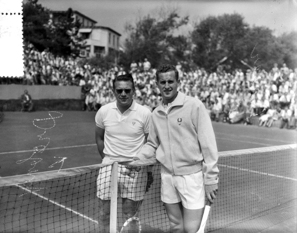 Tenniskampioenen te Noordwijk. (links) DrobnijFrazer (rechts), Bestanddeelnr 907-8785