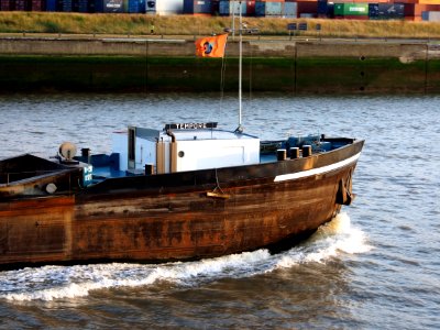 Tempore (ship, 1966) - ENI 02104010 leaving Berendrechtsluis, Port of Antwerp pic4