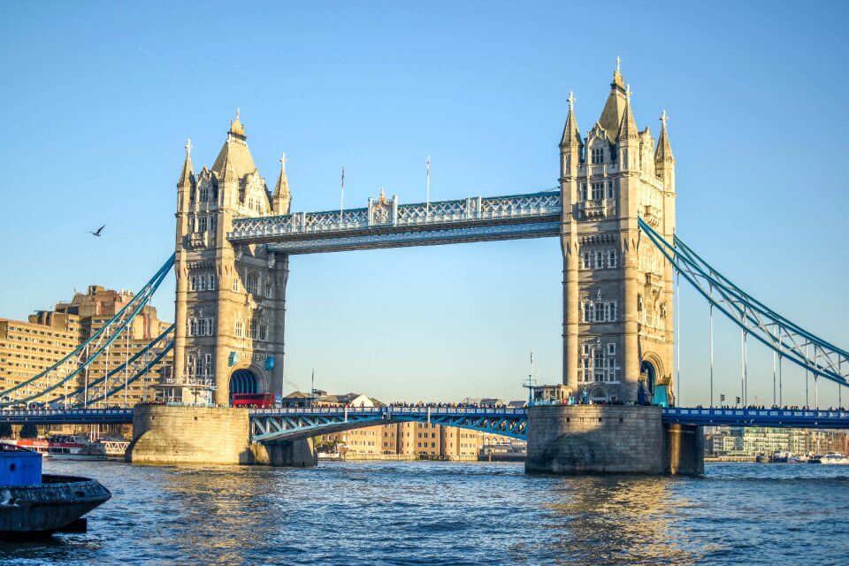 Bridge place architecture