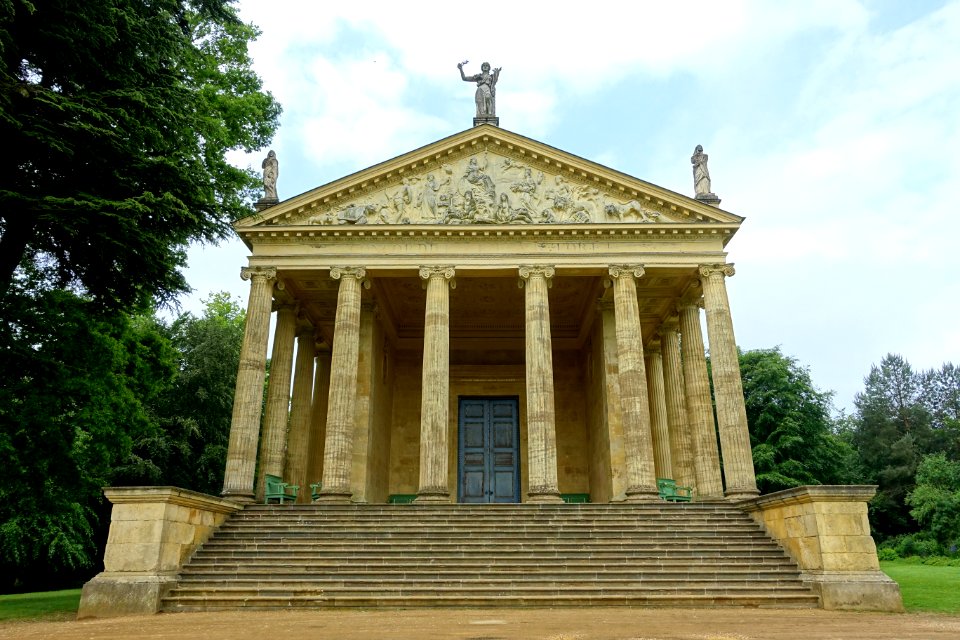 Temple of Concord and Victory, Stowe - Buckinghamshire, England - DSC07978
