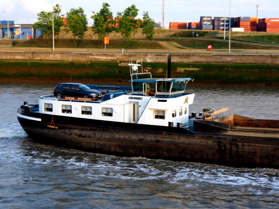 Tempore (ship, 1966) - ENI 02104010 leaving Berendrechtsluis, Port of Antwerp pic5