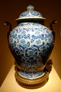 Temple Jar, 1 of 2, China, Qing Dynasty, Kangxi period, 1662-1722, porcelain with underglaze cobalt, bronze decoration - Chazen Museum of Art - DSC01637