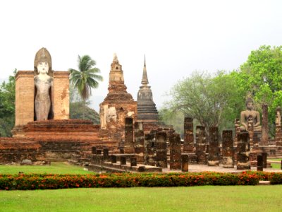 Temple en ruine Thailande photo