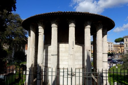 Temple of Hercules, view 2 - Rome Italy - DSC00494