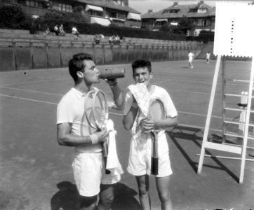 Tennis METS-banen, Nederlands tenniskampioenschappen, Biesheuvel en Van Dalsum, Bestanddeelnr 907-2829