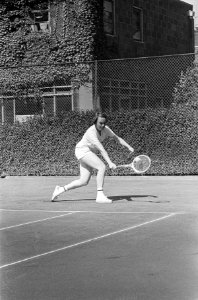 Tenniskampioenschappen, Ada Bakker in actie, Bestanddeelnr 918-0674