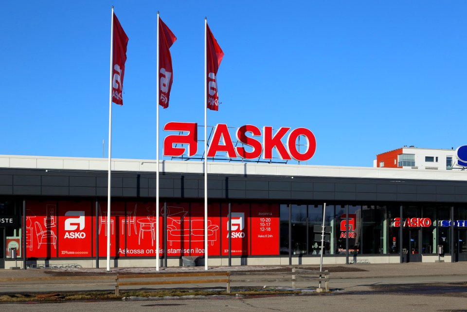 Taka-Lyötyn aukio 2 Oulu 20190407