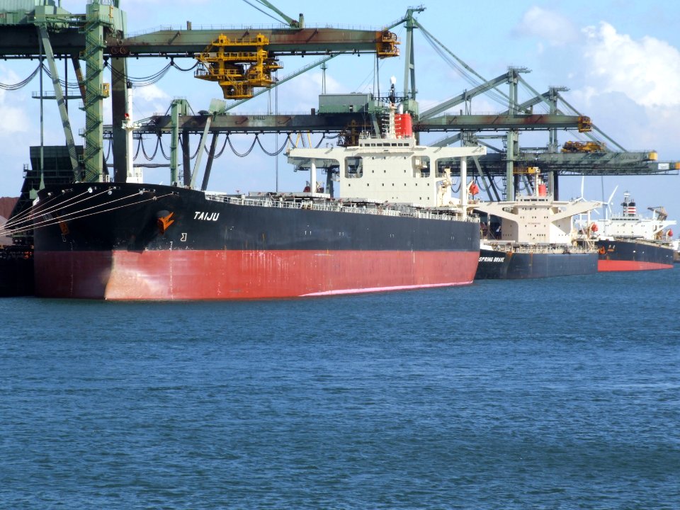Taiju - IMO 9148611 - Callsign VRVK5 & Spring Brave - IMO 9406506 - Callsign 3ENV4 - , Mississippi harbour, Port of Rotterdam, Holland 01-Jan-2005