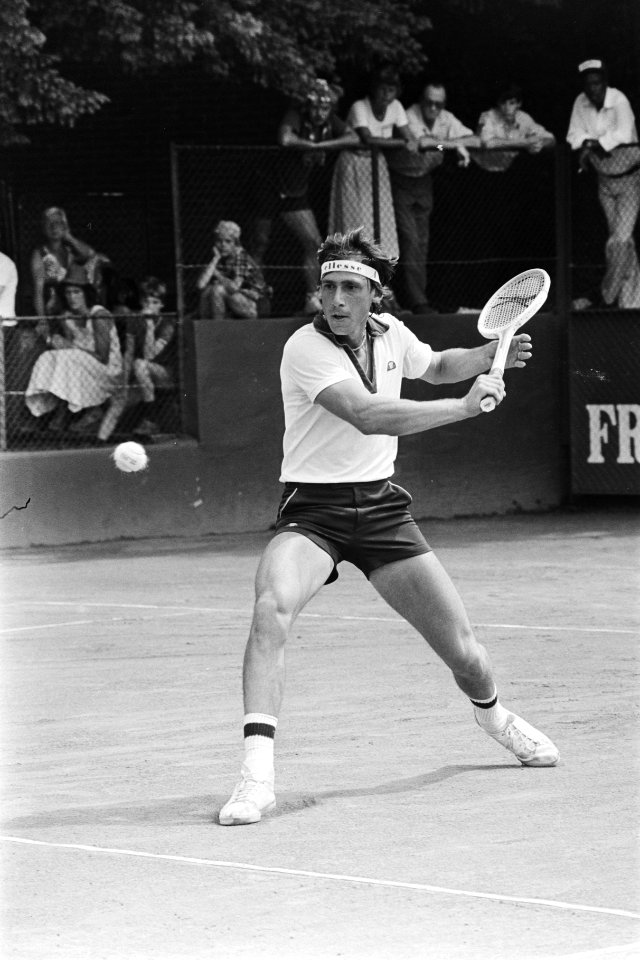 Tennis Melkhuisje, halve finales Barazzutti in actie tegen Carter, Bestanddeelnr 929-8372