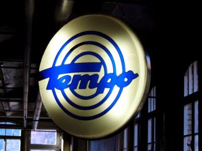 Tempo, luminous advertising sign, Auto & Uhrenwelt Schramberg, pic2