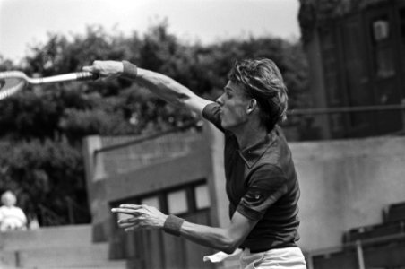 Tennis Metsbanen te Scheveningen, Sanders in aktie, Bestanddeelnr 928-6871
