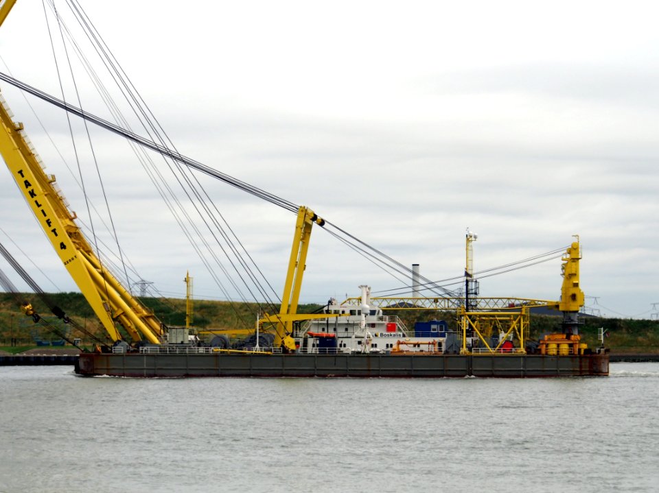 TAKLIFT 4 IMO 8010506 Floating Sheerleg, Port of Rotterdam pic4
