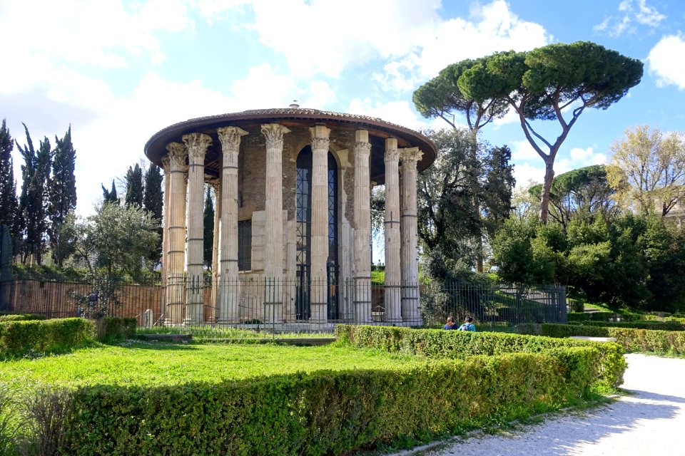 Temple of Hercules, view 4 - Rome, Italy - DSC00518