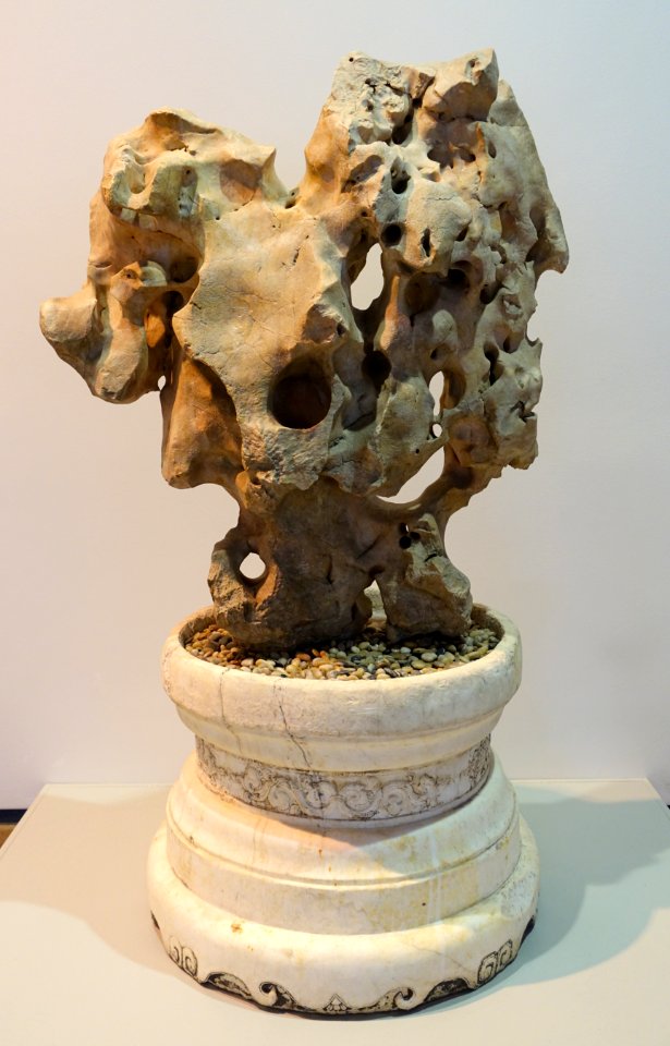Taihu rock on marble pedestal, China, late Ming to early Ching dynasty, mid 1600s AD - Ethnological Museum, Berlin - DSC01421