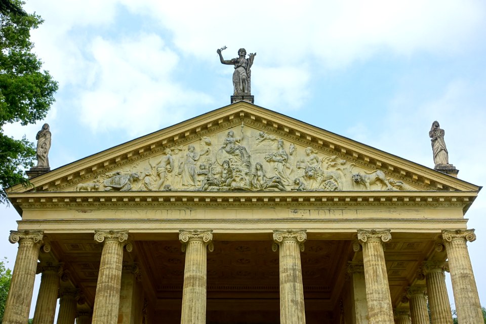 Temple of Concord and Victory, Stowe - Buckinghamshire, England - DSC07976