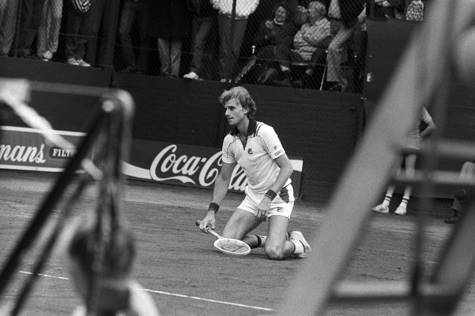 Tennis finale heren enkel Gunthardt tegen Taroczy Melkhuisje Hilversum Gunthar, Bestanddeelnr 931-6048