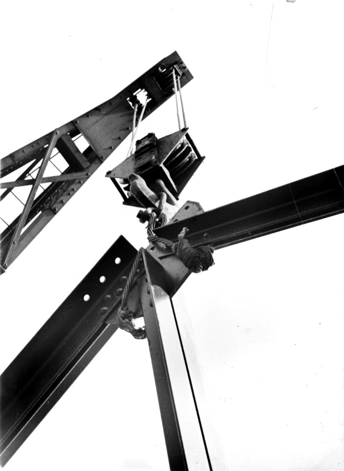 Takel bij het Nederlandse staalconstructiebedrijf De Vries Robbé, Bestanddeelnr 190-1015