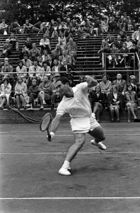 Tennis in Hilversum, Fox (USA) in actie tegen Fraser, Bestanddeelnr 917-9903