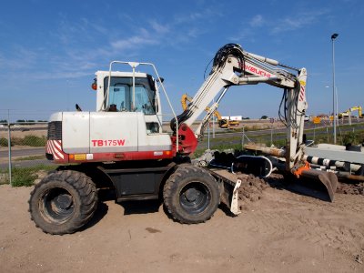 Takeuchi TB175W p1