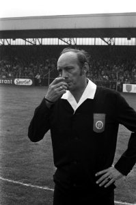Telstar tegen Ajax 2-1, scheidsrechter Henk Pijper, Bestanddeelnr 927-1550
