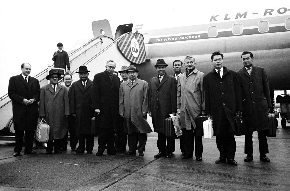 Tai Trade Mission op Schiphol aangekomen onder leiding van Luang Bhadravadh , am, Bestanddeelnr 915-7643